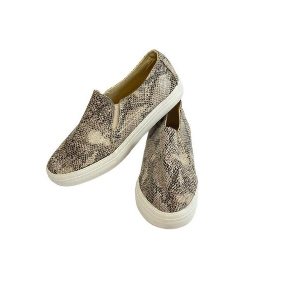 Restricted.Women shoes pull on sneakers print snack size 8